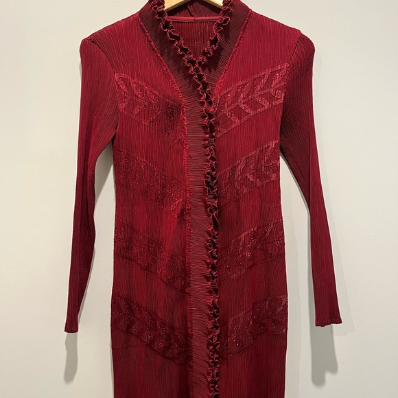 Custom-made Rich Burgundy Coloured Blouse/Jacket/Tunic - Picture 3 of 6
